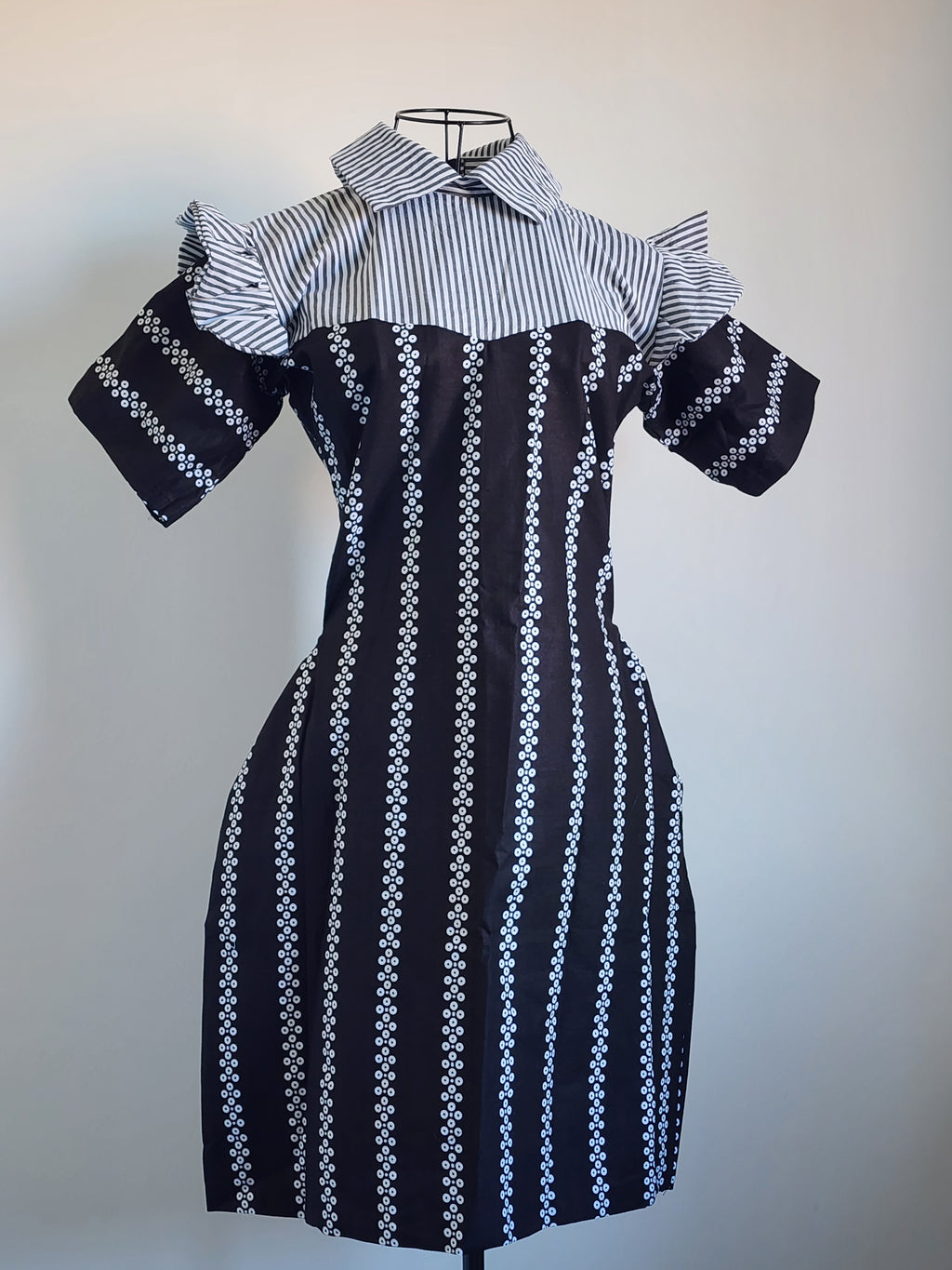 ADEOLA Monochrome Elegance Pocket Dress – Fully Lined African Print Shift Dress