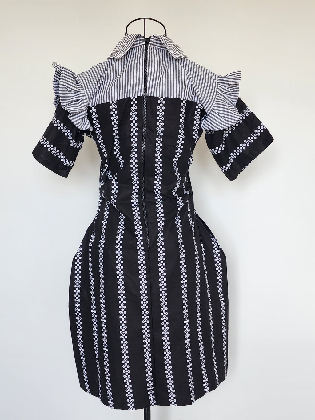ADEOLA Monochrome Elegance Pocket Dress – Fully Lined African Print Shift Dress